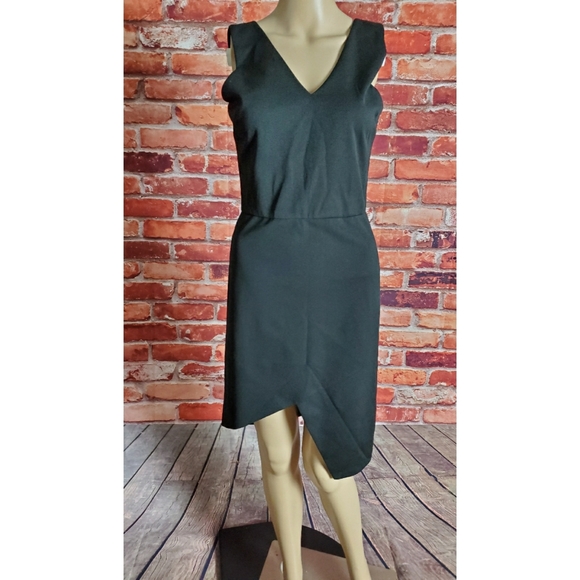 Aqua Black Asymmetrical Dress Size Medium NWT - Picture 3 of 5